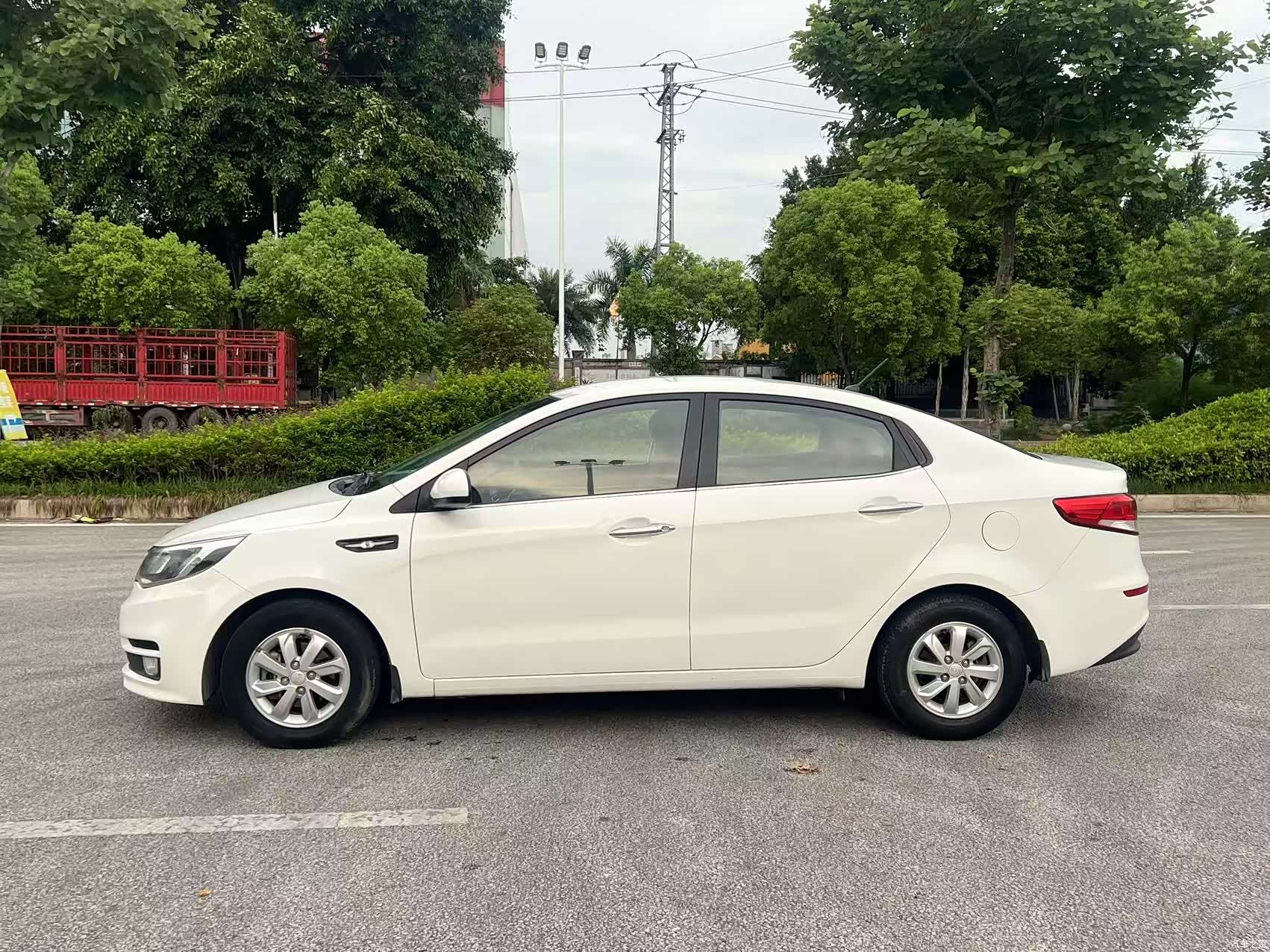 Kia K2, 2015 4
