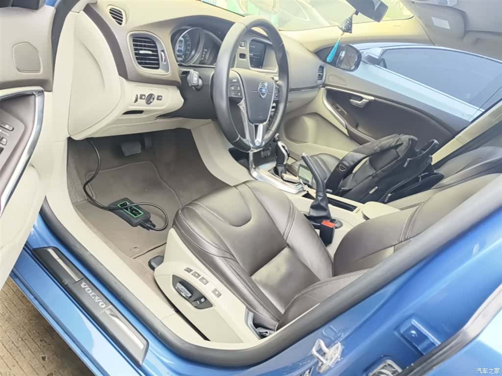 Volvo V40, 2016 15