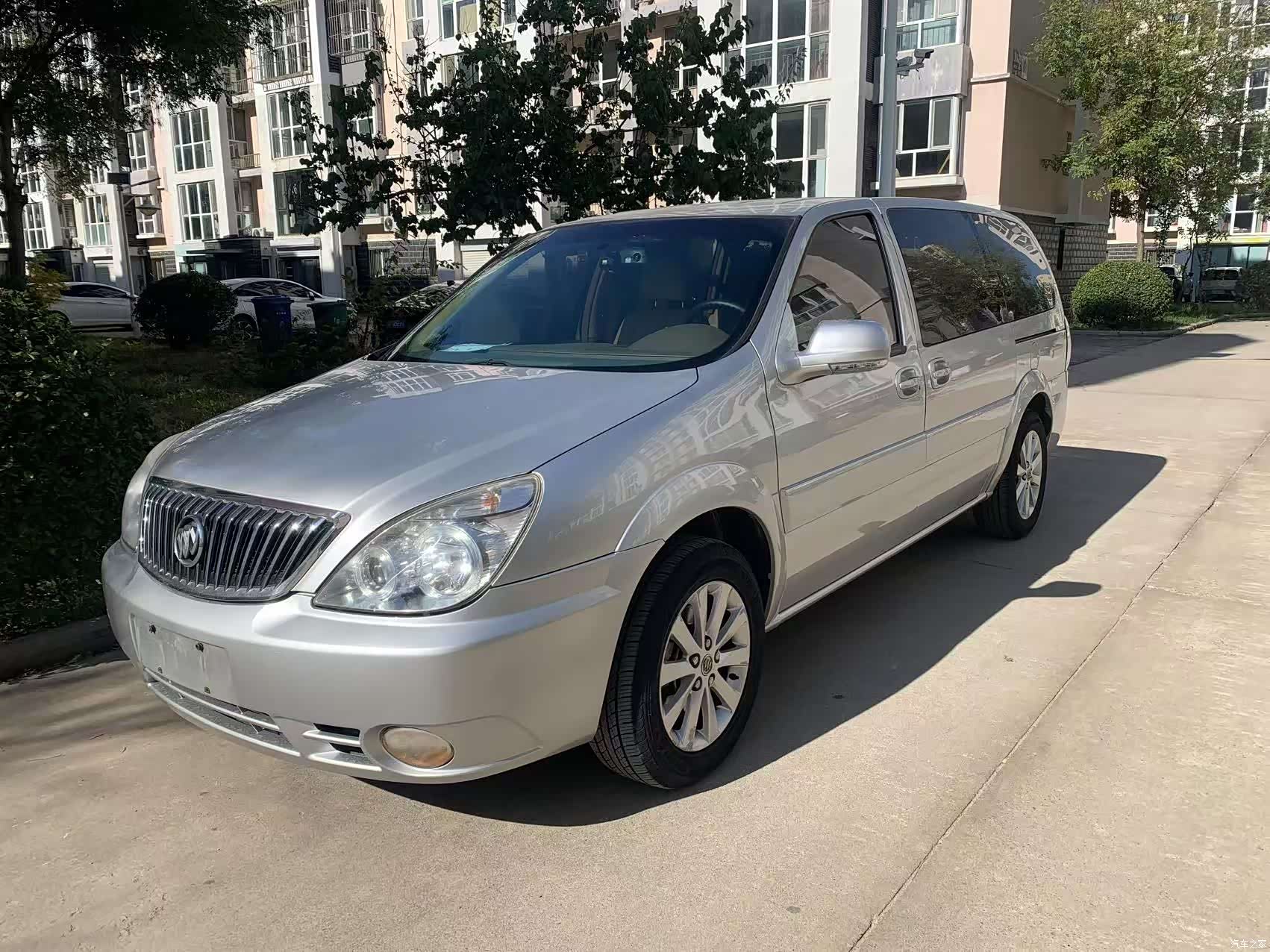 Buick GL8, 2016 8