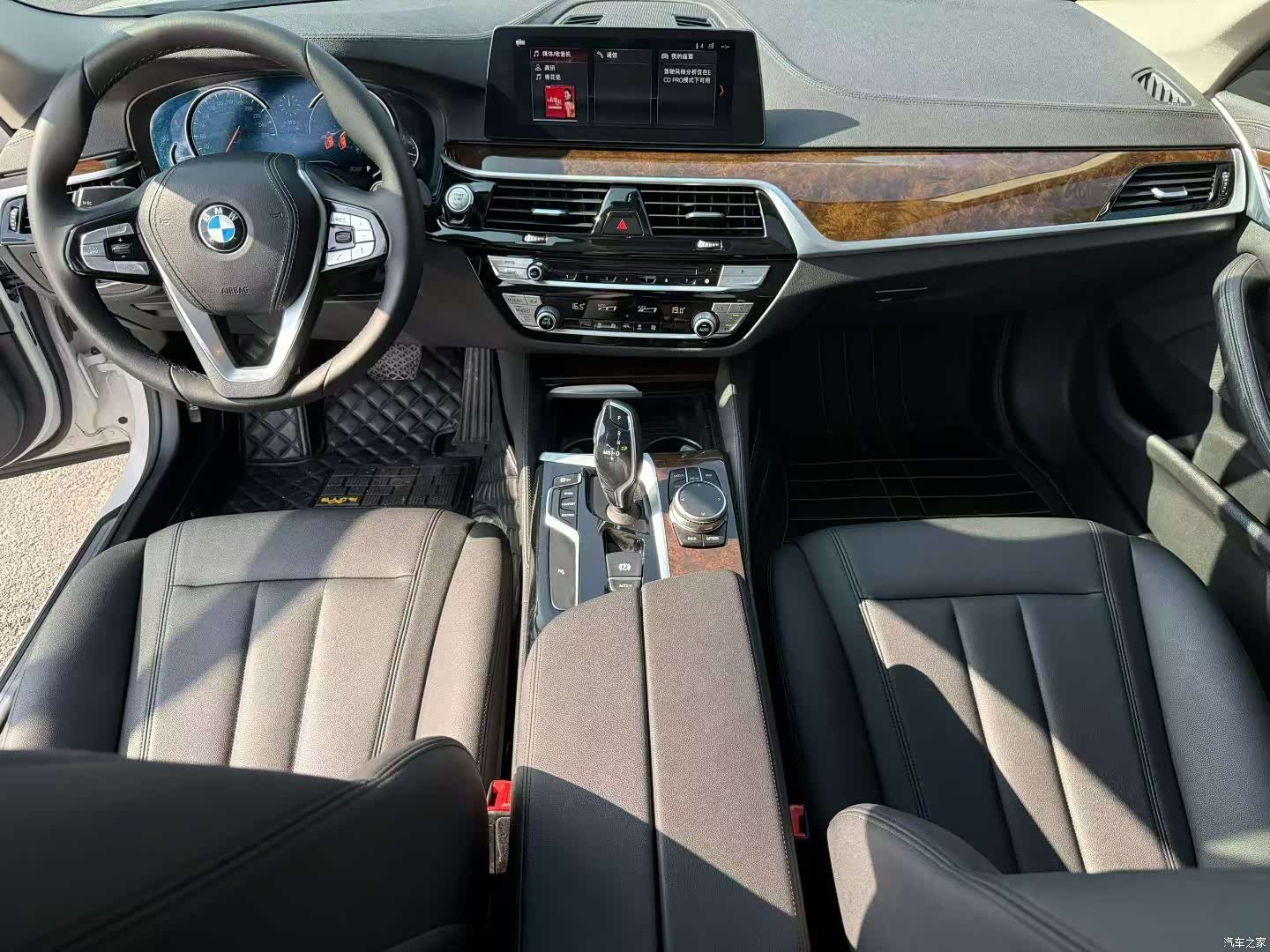 BMW 5 Series, 2018 все фото
