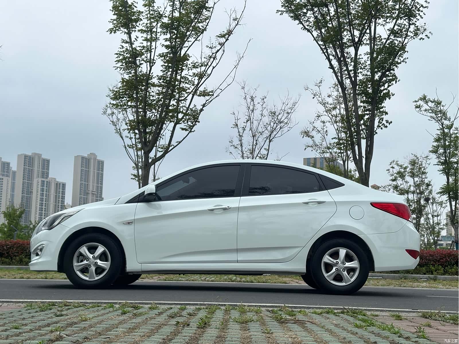 Hyundai GLS, 2014 3