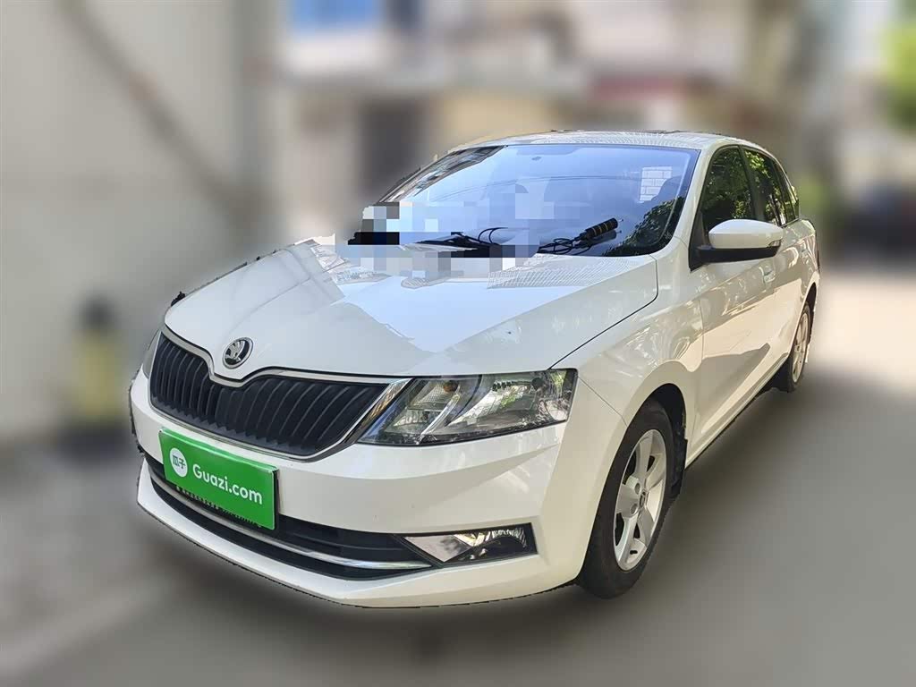 Skoda Rapid Spaceback 2018 1.6L MT Comfort