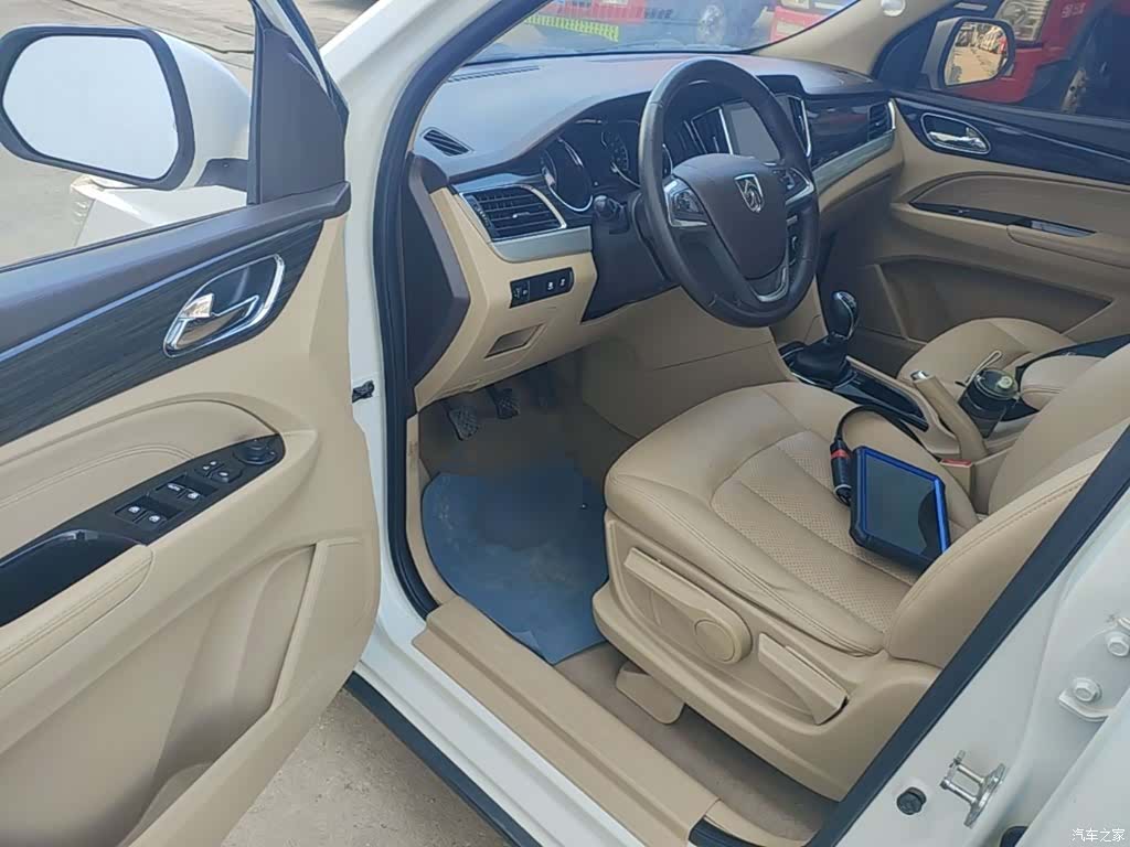 Wuling 730, 2016 16