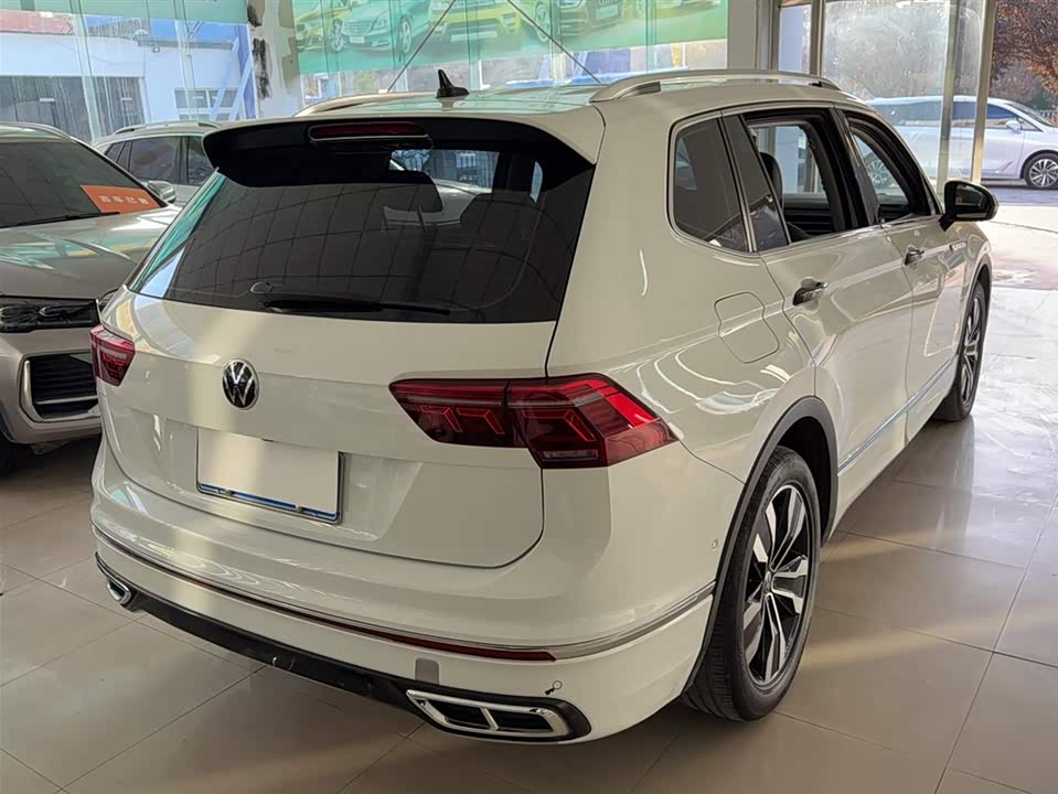 Volkswagen Tiguan L