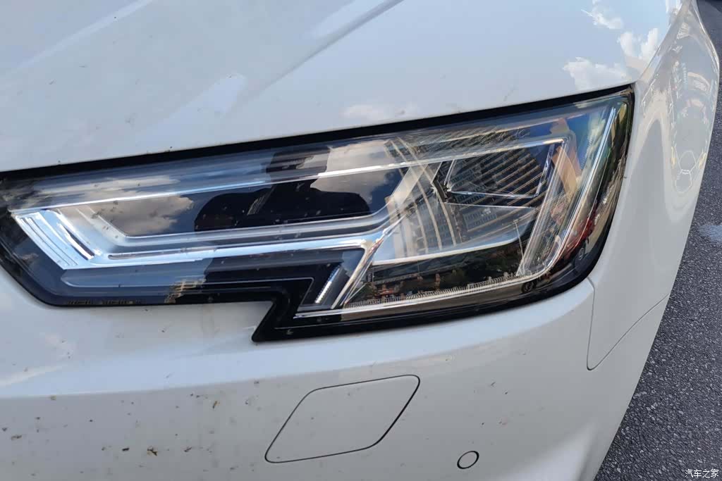 Audi A4L, 2018 все фото