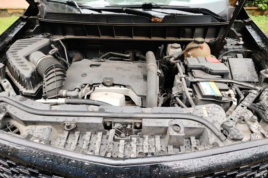 Cadillac XT5, 2017 10