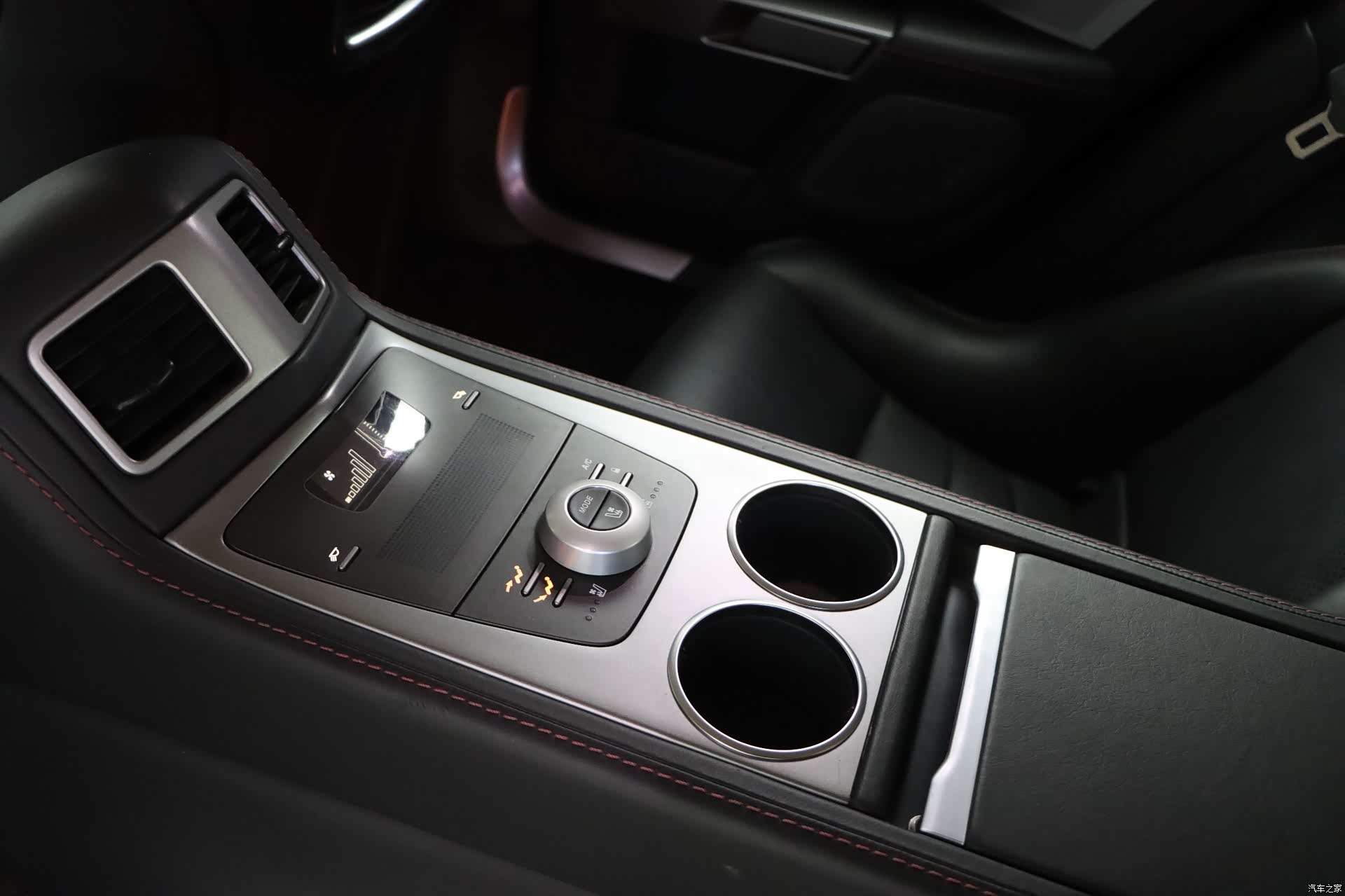 Aston Martin Rapide, 2014 30
