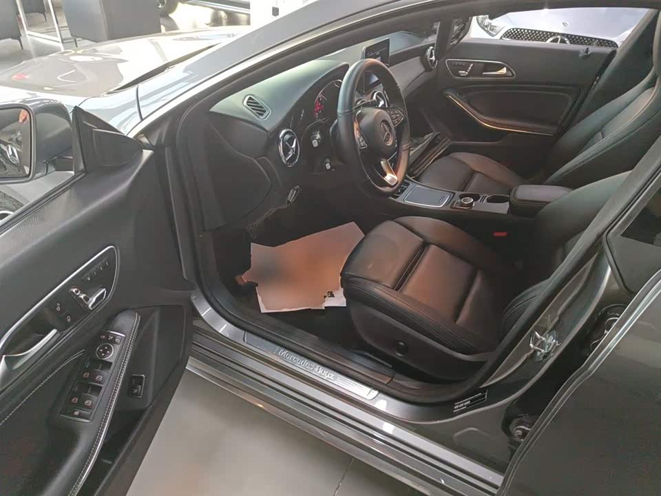 Mercedes-Benz CLA