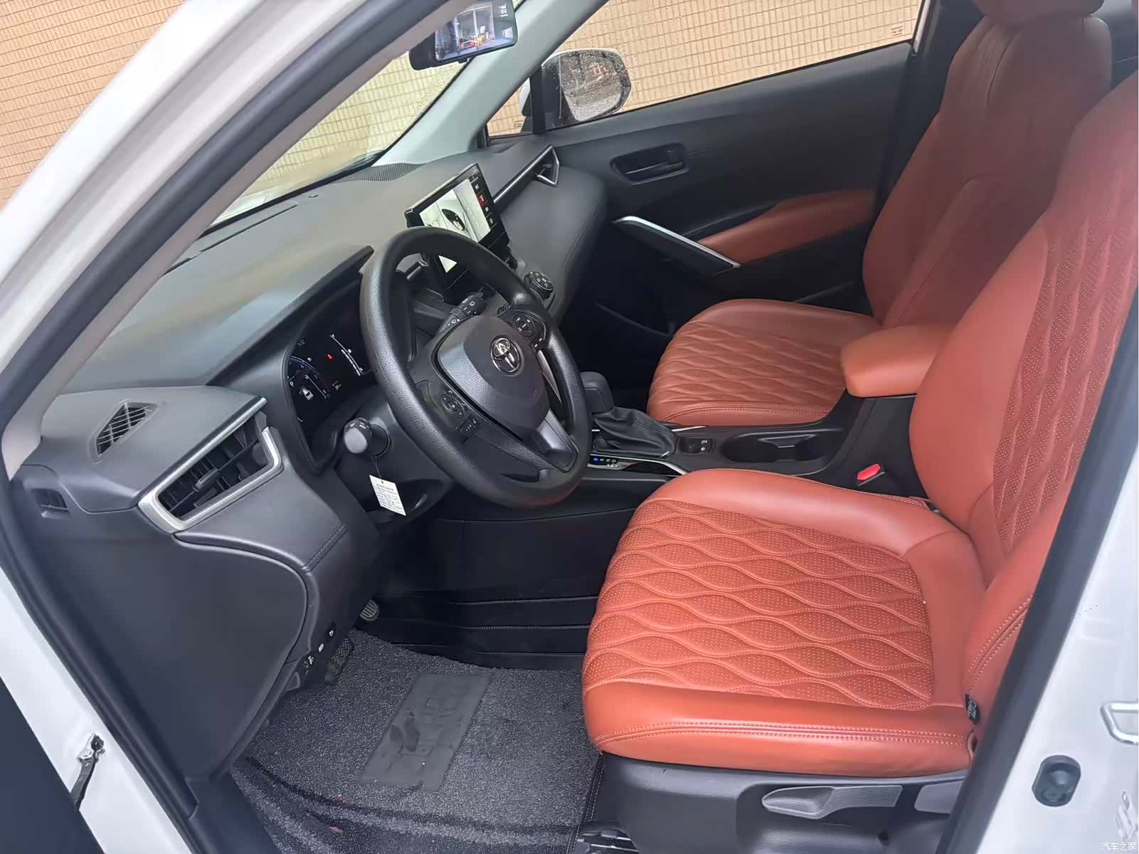 Toyota Corolla, 2023 все фото