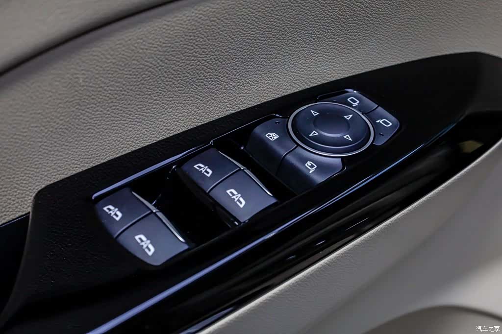 Buick GL8, 2025 12