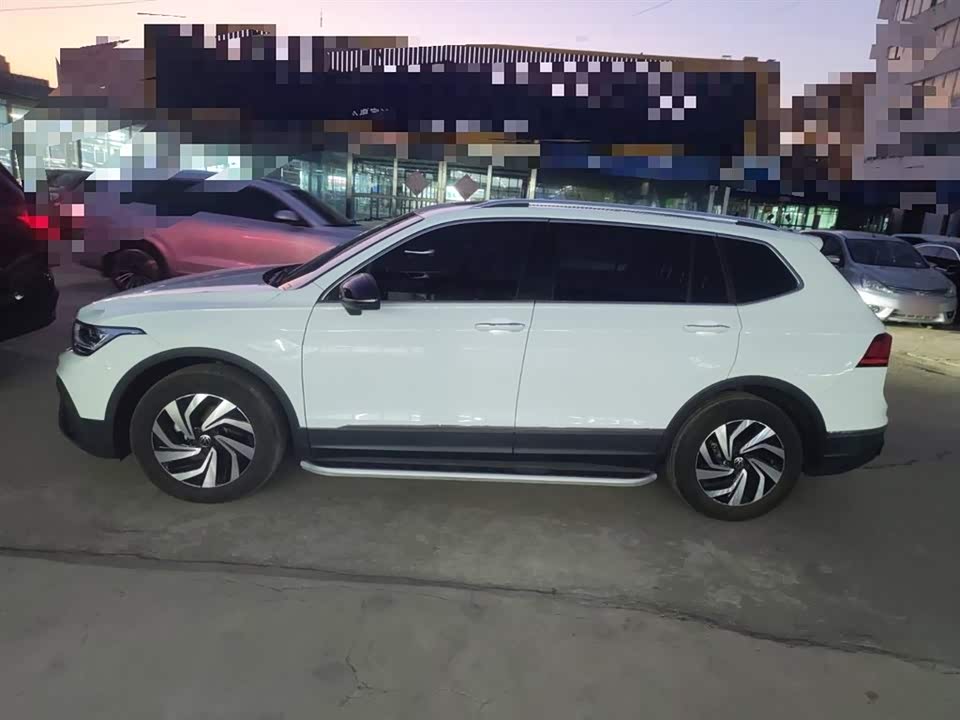 Volkswagen Tiguan L