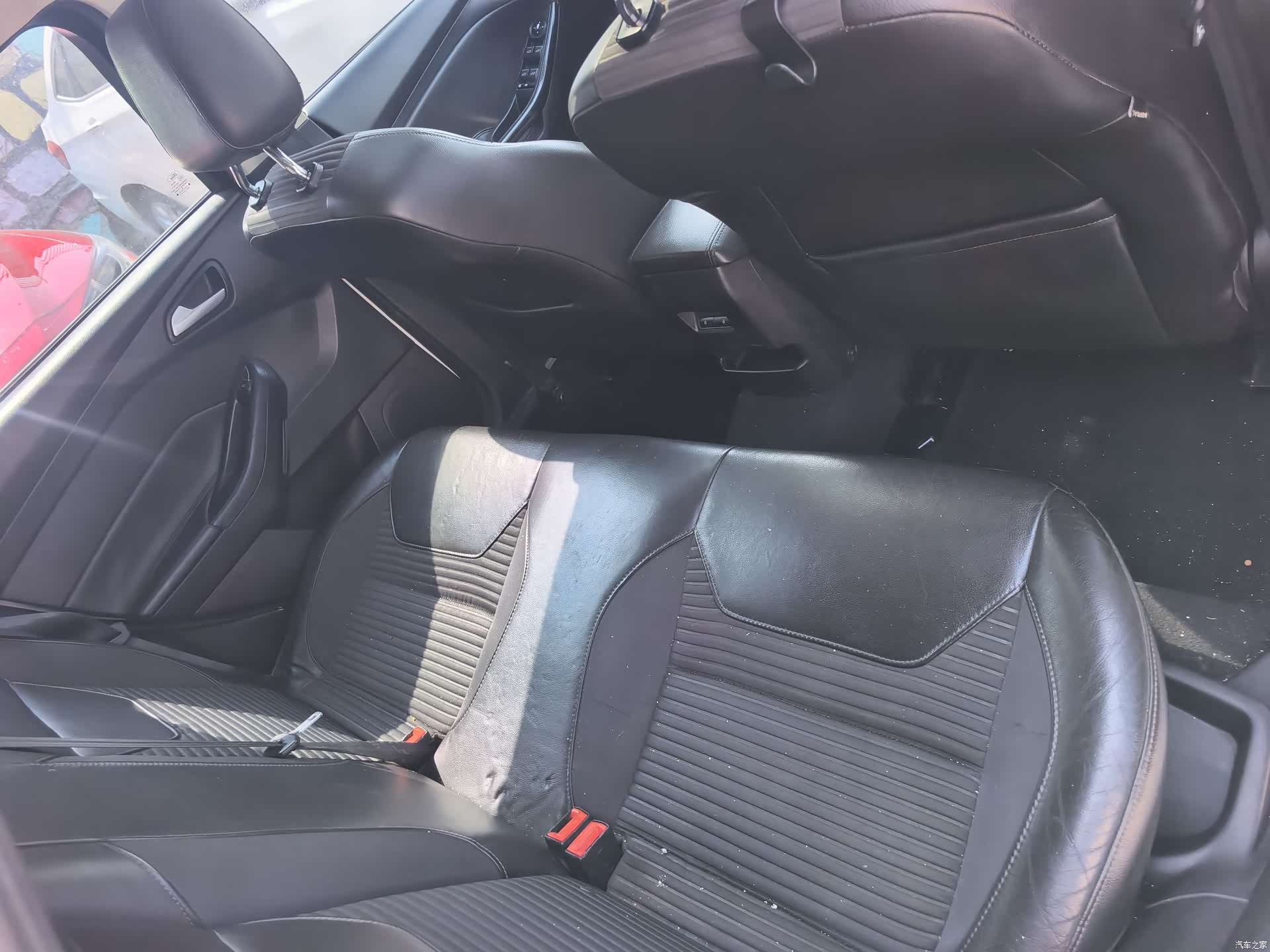 Ford Focus, 2015 9