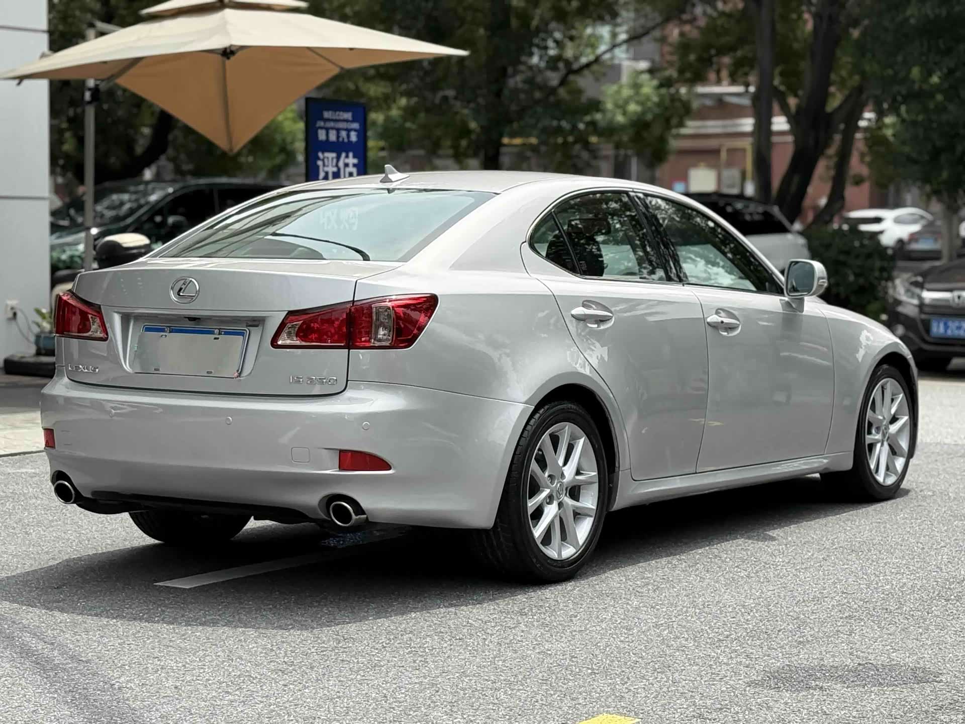 Lexus IS, 2010 4