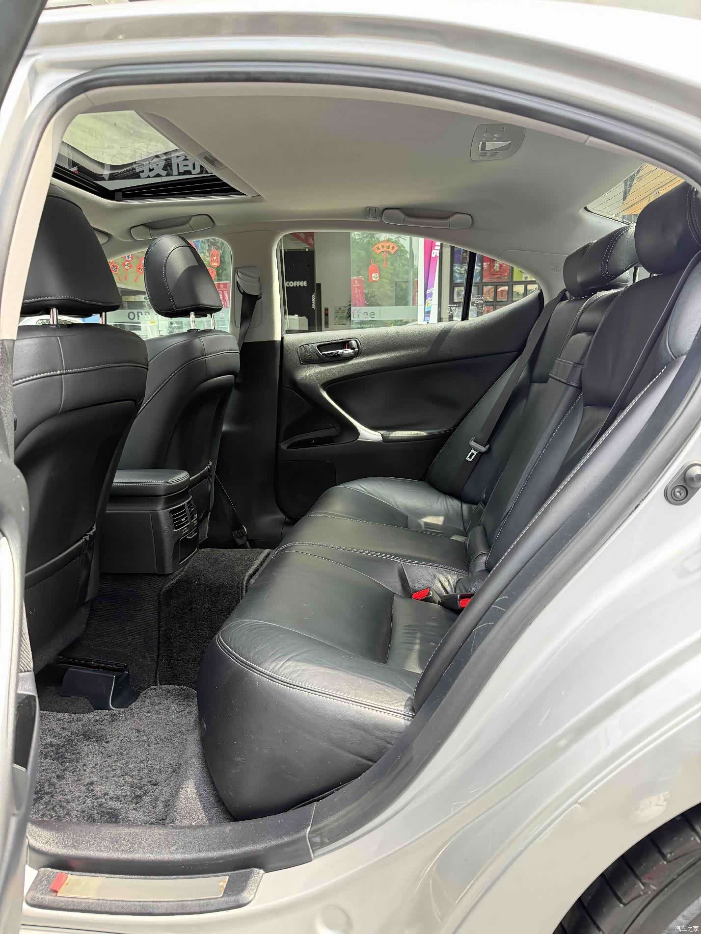 Lexus IS, 2010 12