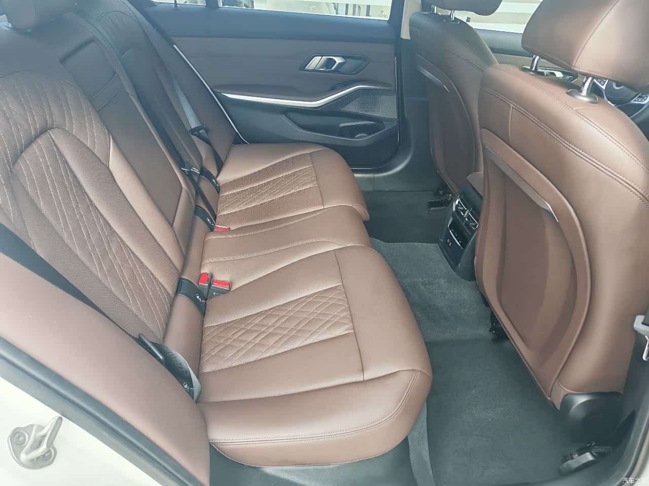 BMW 3 Series, 2023 все фото