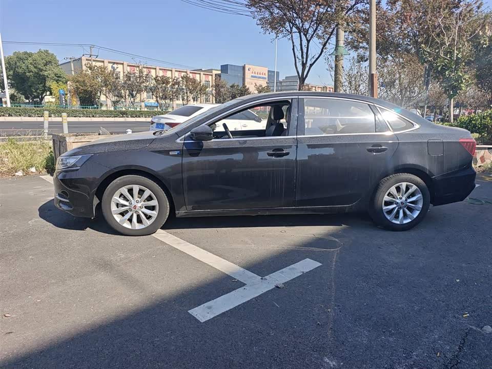 Roewe i6