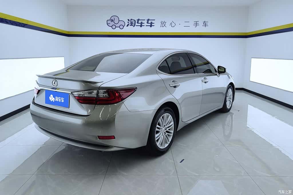 Lexus ES, 2018 3