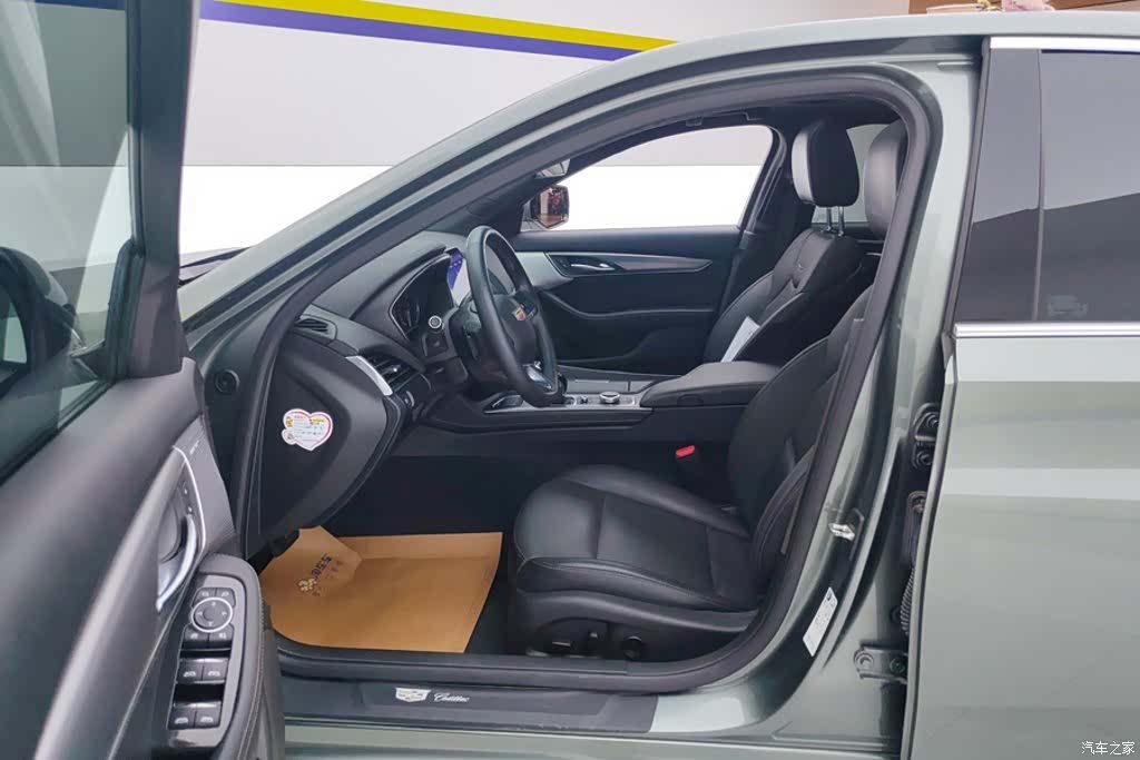 Cadillac CT5, 2023 9