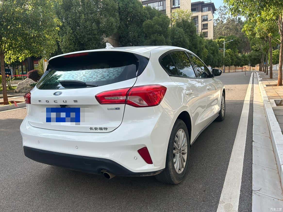 Ford Focus, 2019 12