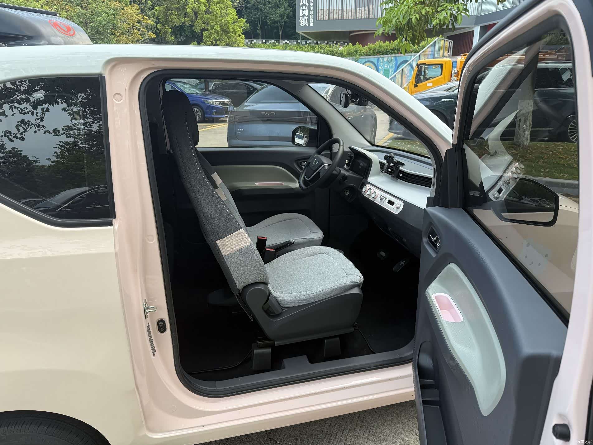 Wuling MINIEV, 2022 8