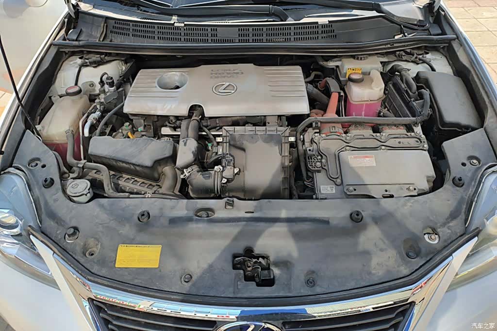 Lexus CT, 2014 10
