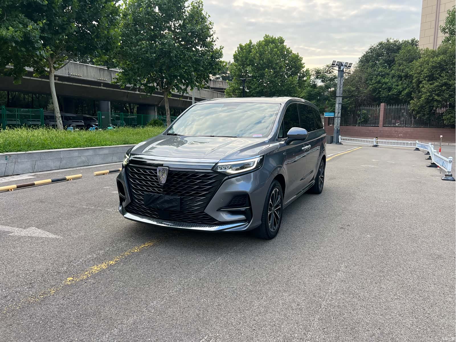 Roewe iMAX8, 2021 1