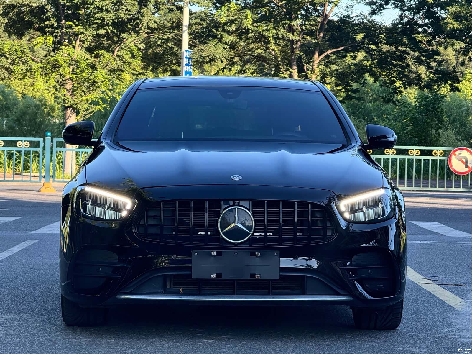 Mercedes-Benz E-Class, 2023 1