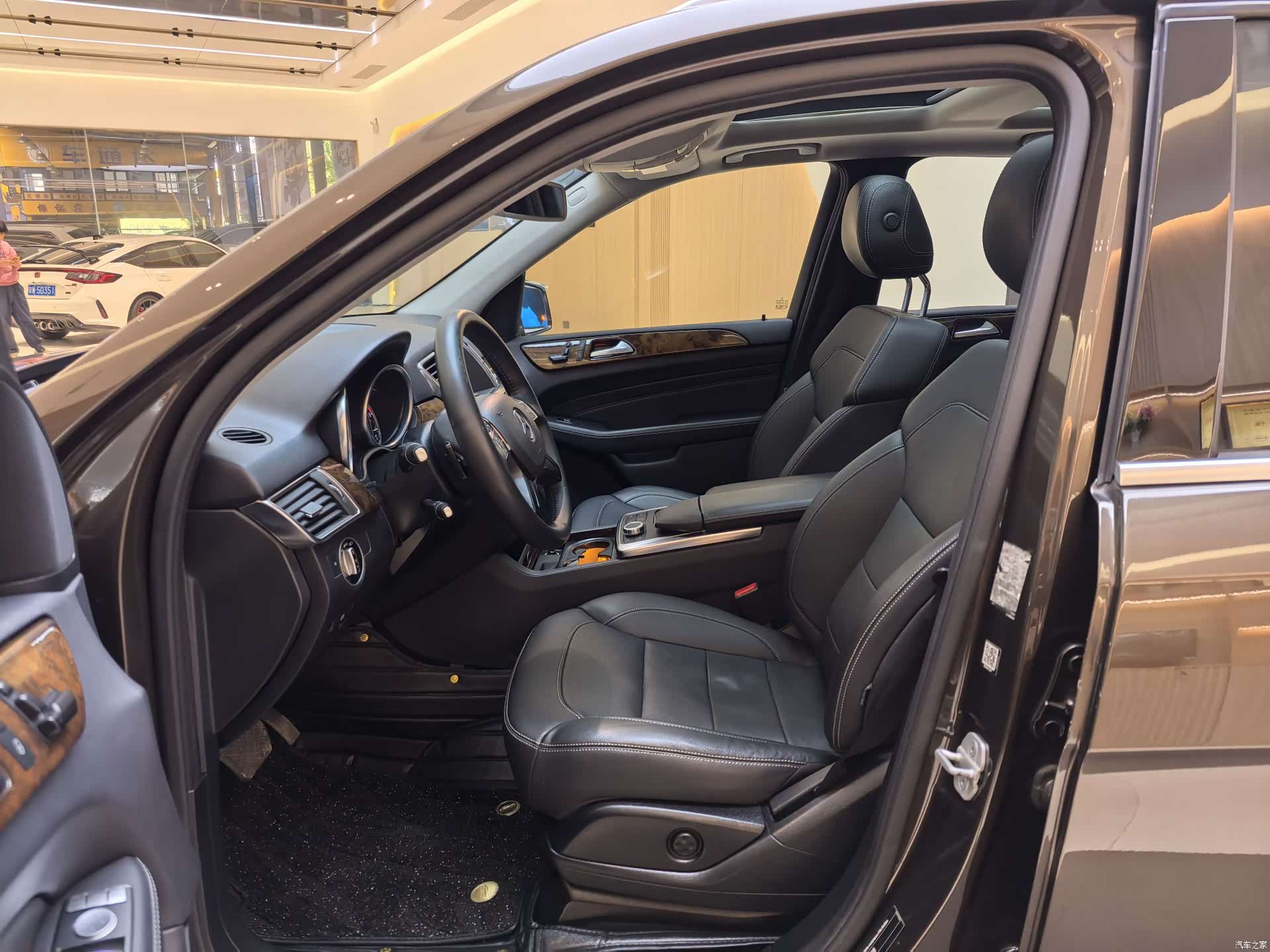 Mercedes-Benz M-Class, 2015 8