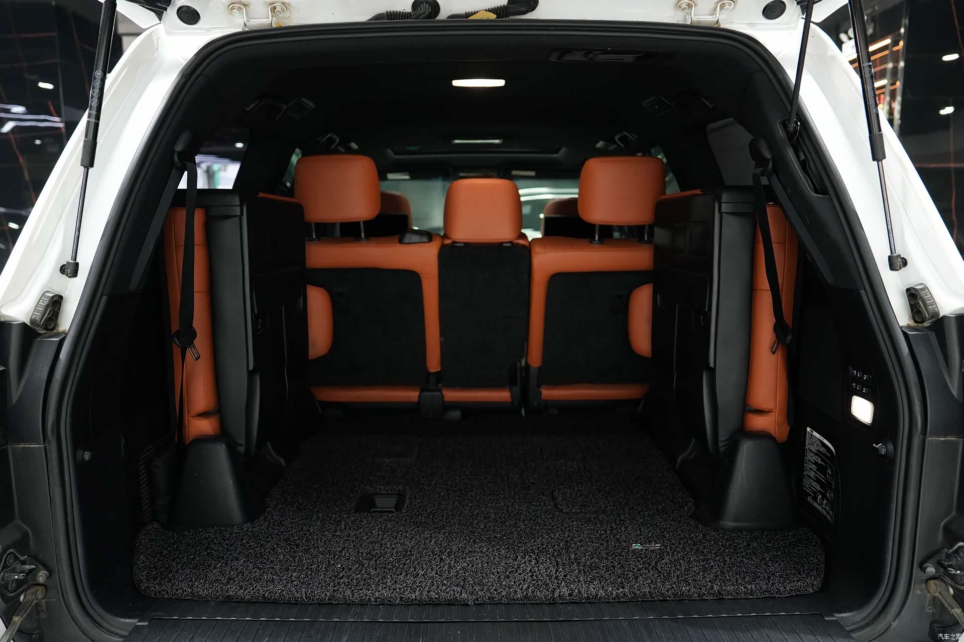 Lexus LX, 2020 13