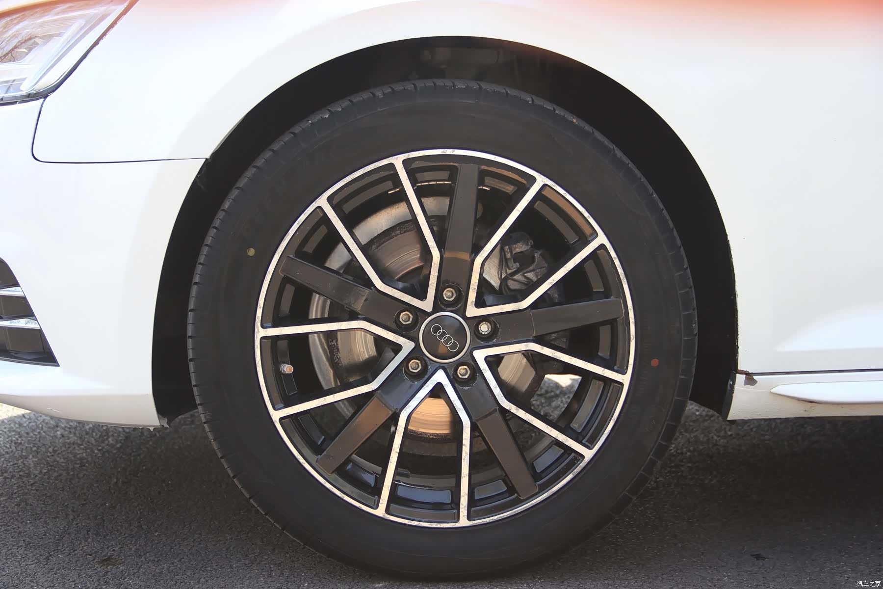 Audi A4L, 2017 11