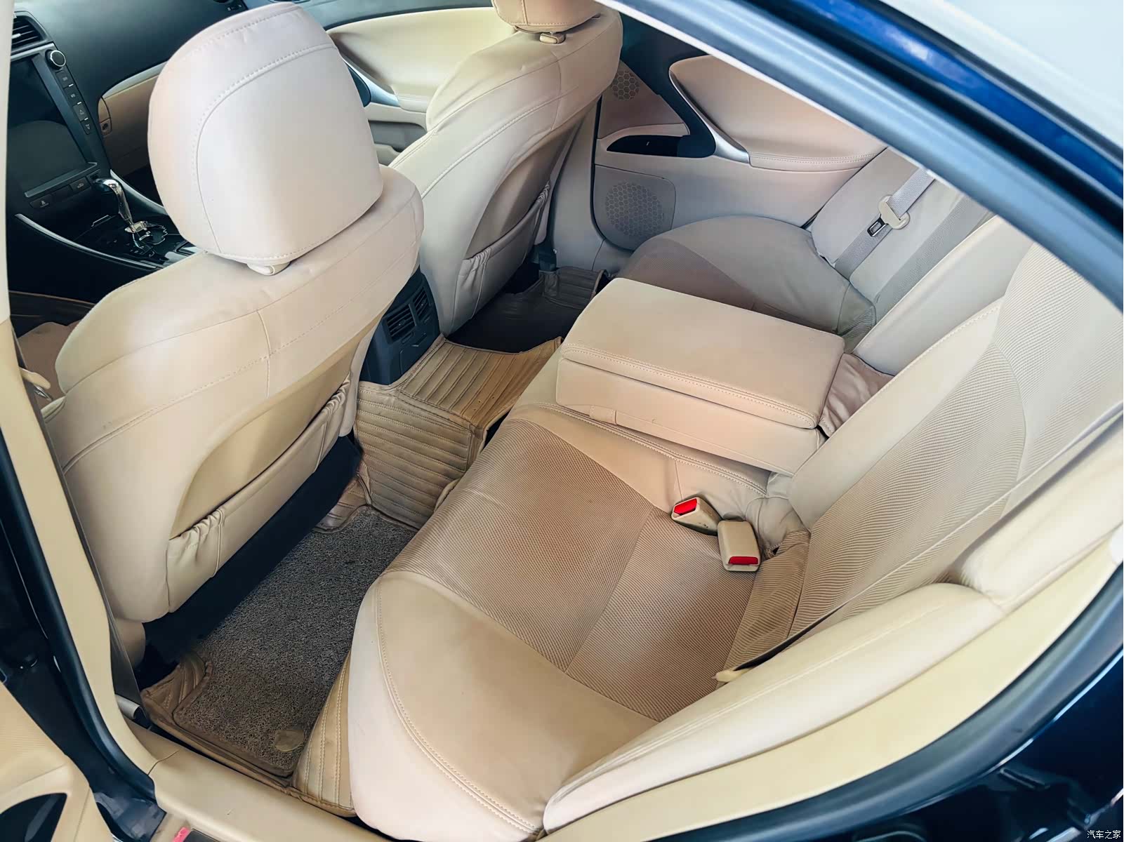 Lexus IS, 2012 9