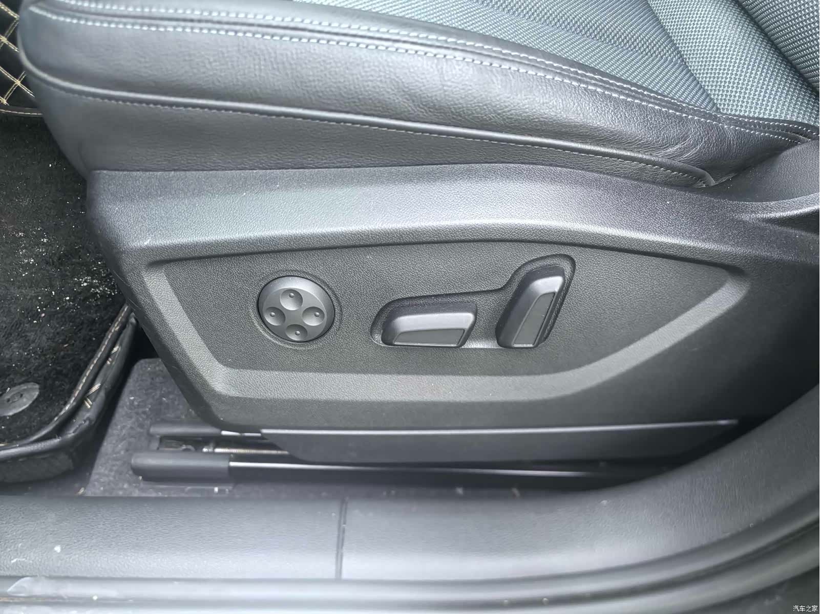 Audi Q2L, 2021 7