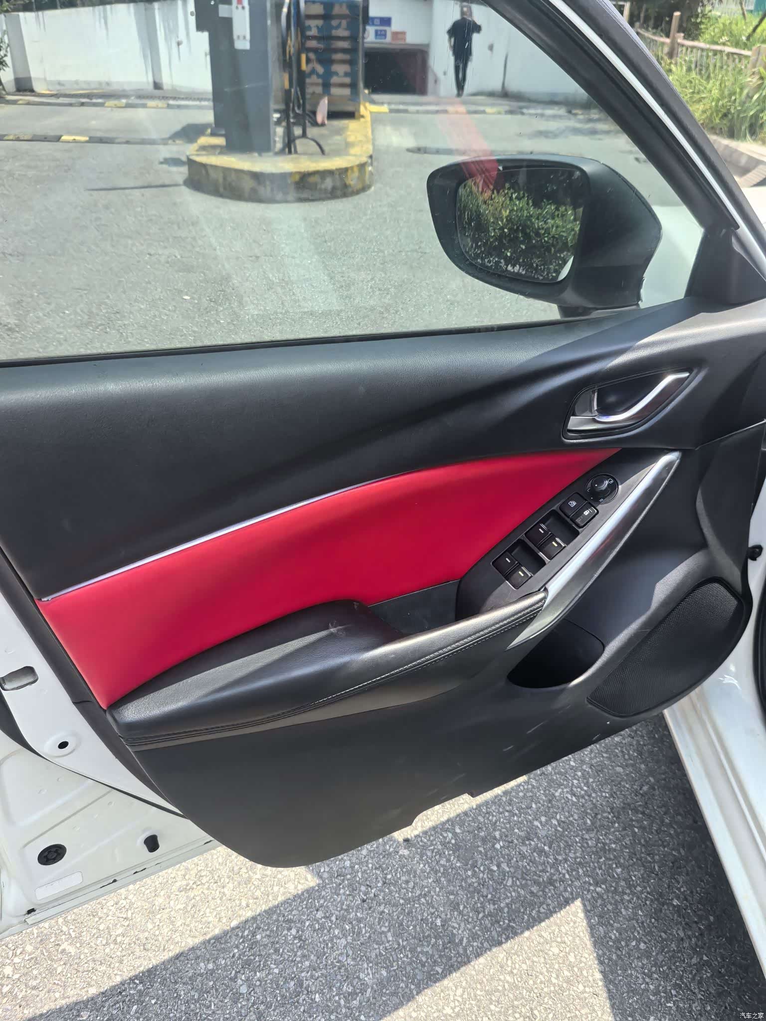 Mazda Atenza, 2015 6