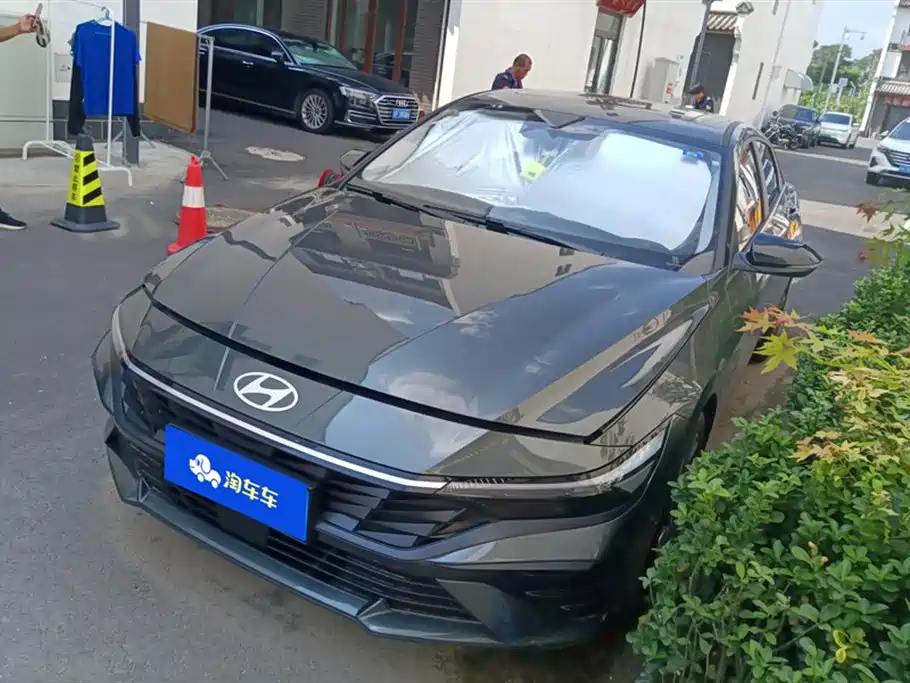 Hyundai Elantra