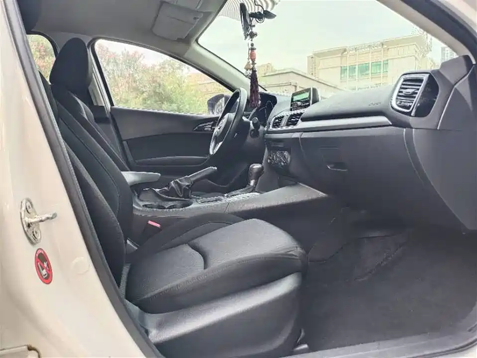 Mazda 3 Angkesaila