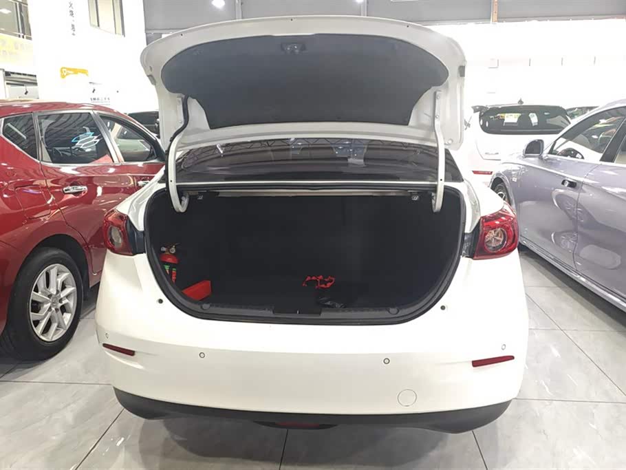 Mazda 3 Angkesaila