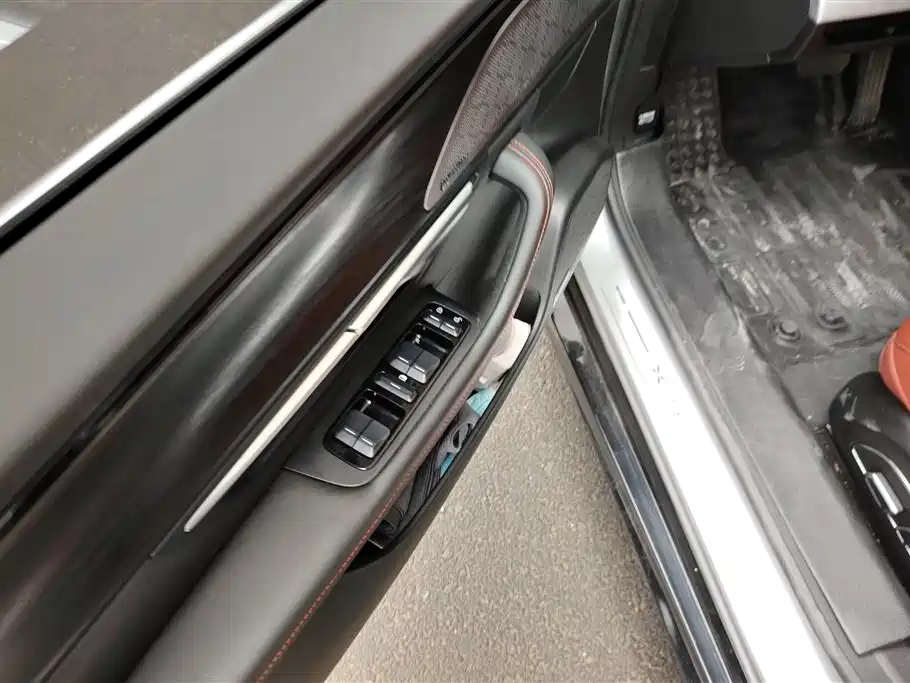 XPENG P7