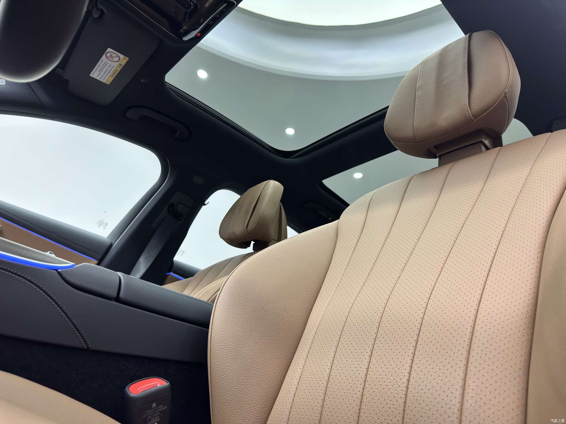 Mercedes-Benz E-Class, 2025 13