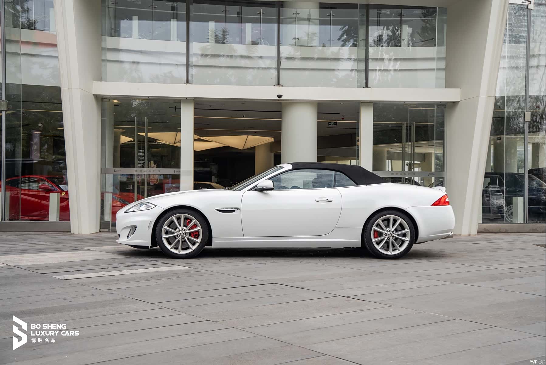 Jaguar XK, 2012 4