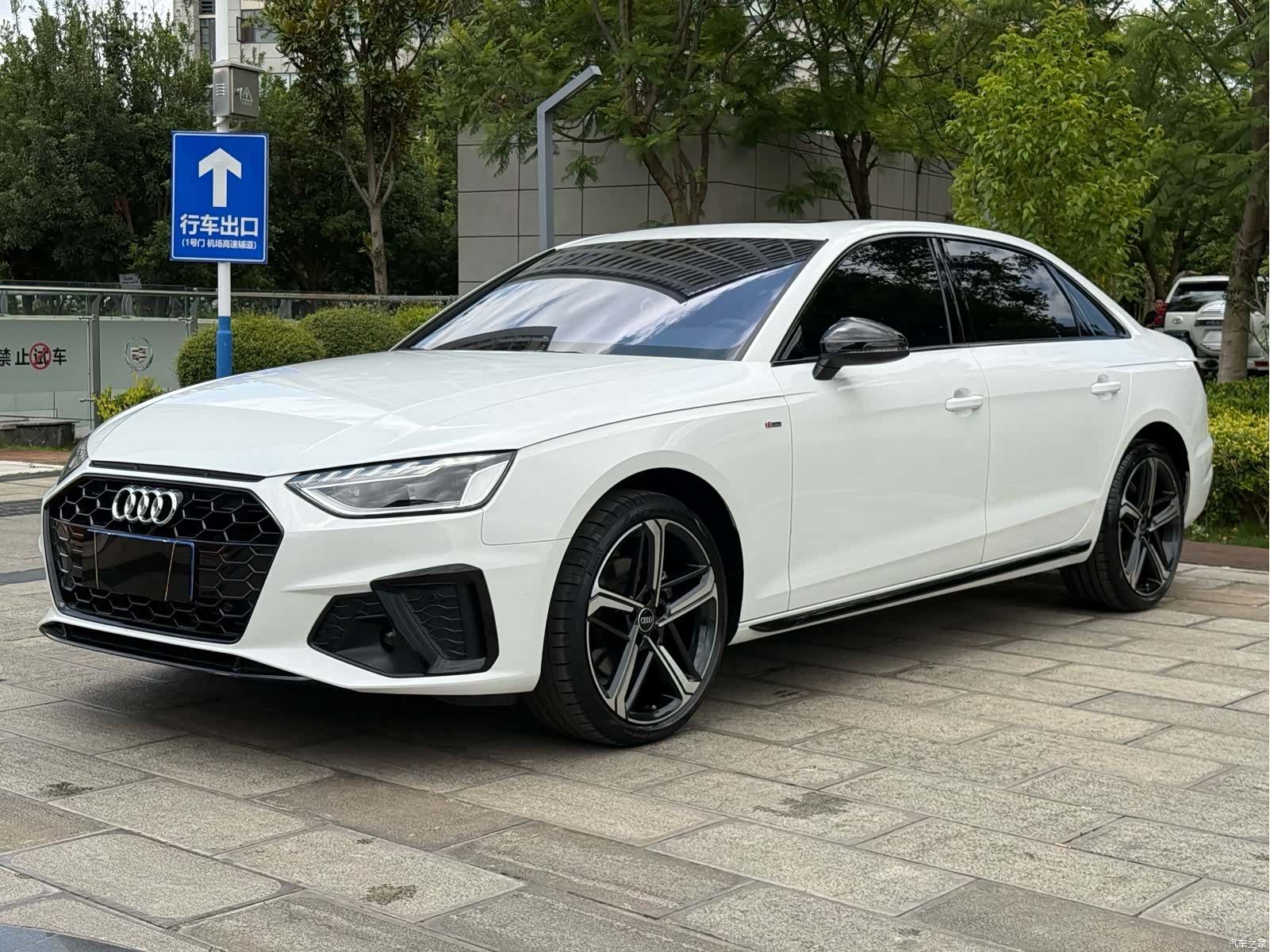 Audi A4L, 2024 1