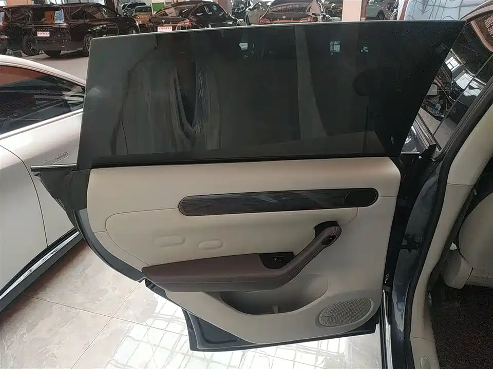 Leapmotor C11