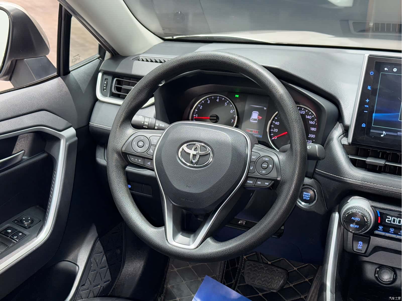 Toyota Wildlander, 2021 10