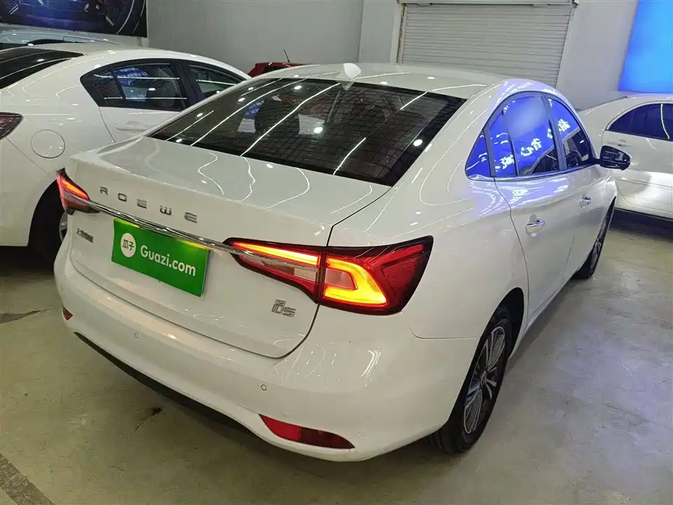 Roewe i5