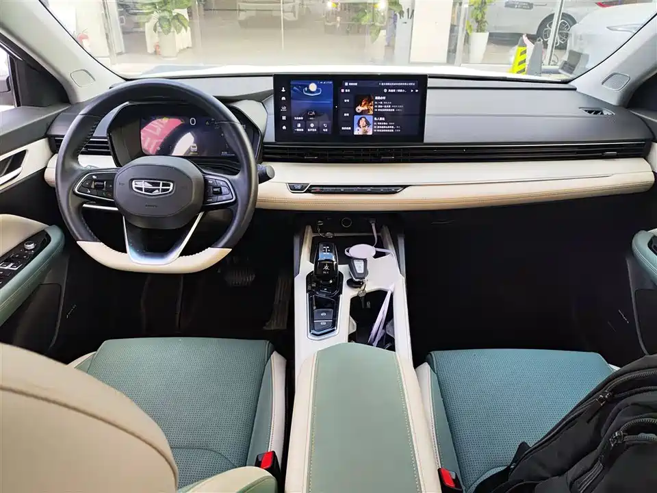 Geely Emgrand L HiP