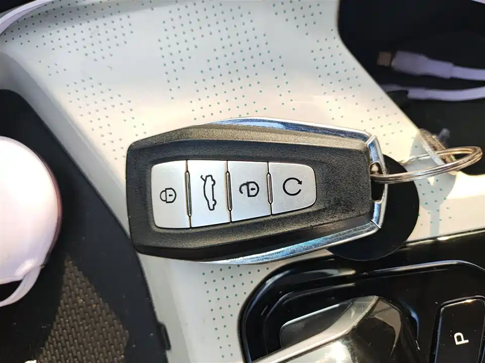 Geely Emgrand L HiP