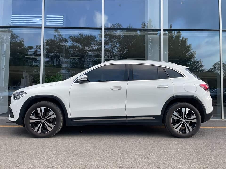 Mercedes-Benz GLA