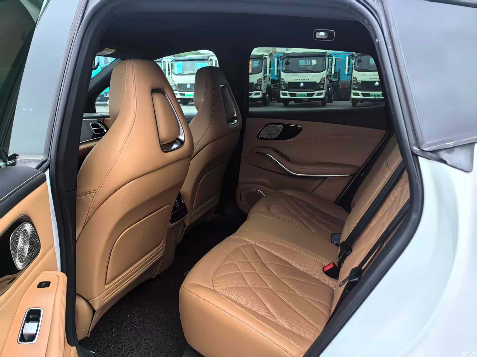 Rising Auto R7, 2023 все фото
