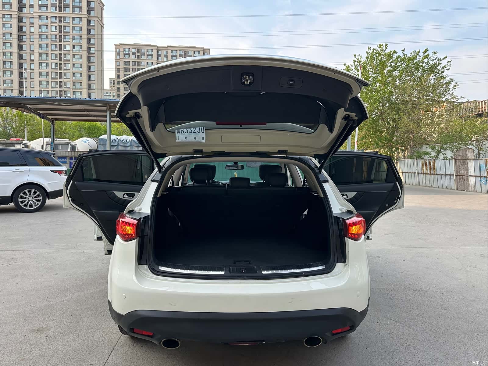 Infiniti FX37, 2013 9