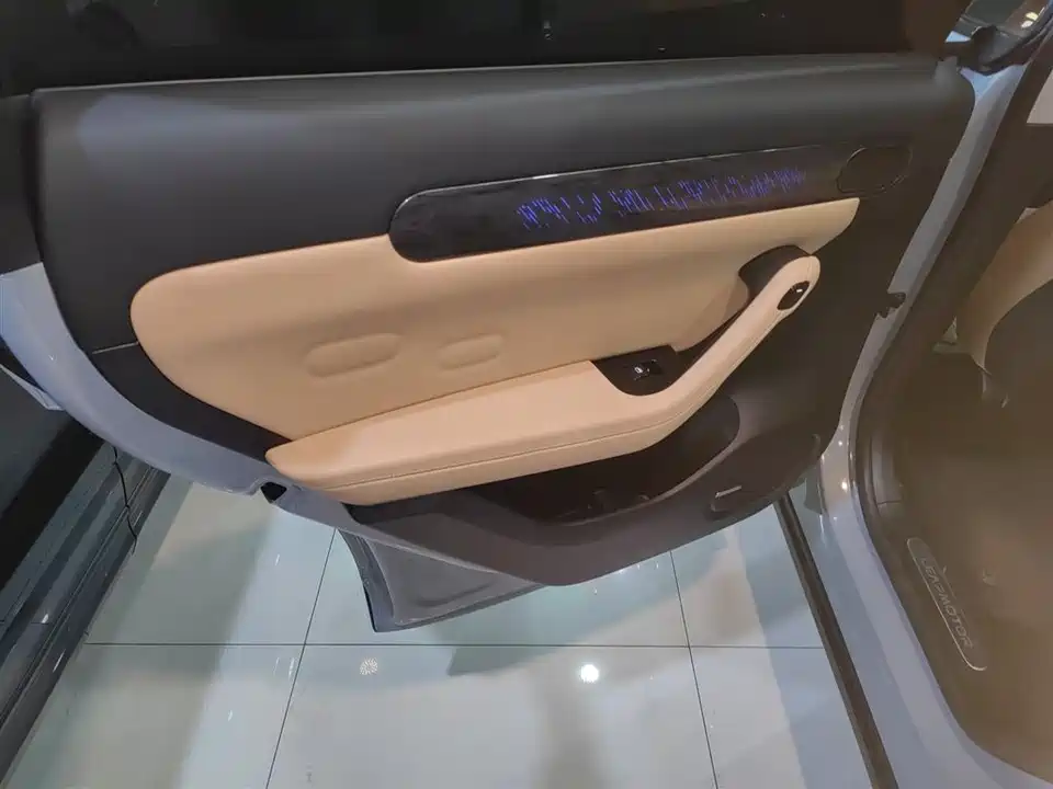 Leapmotor C11
