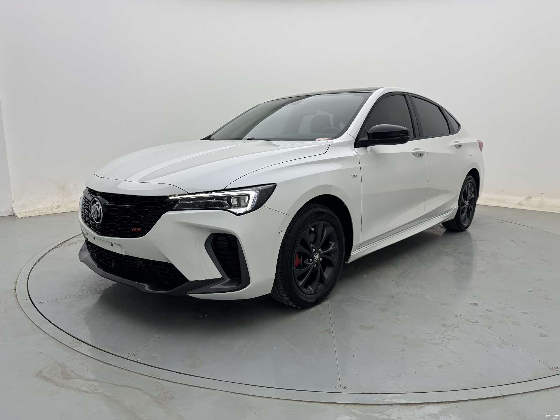 Buick Verano, 2022 1
